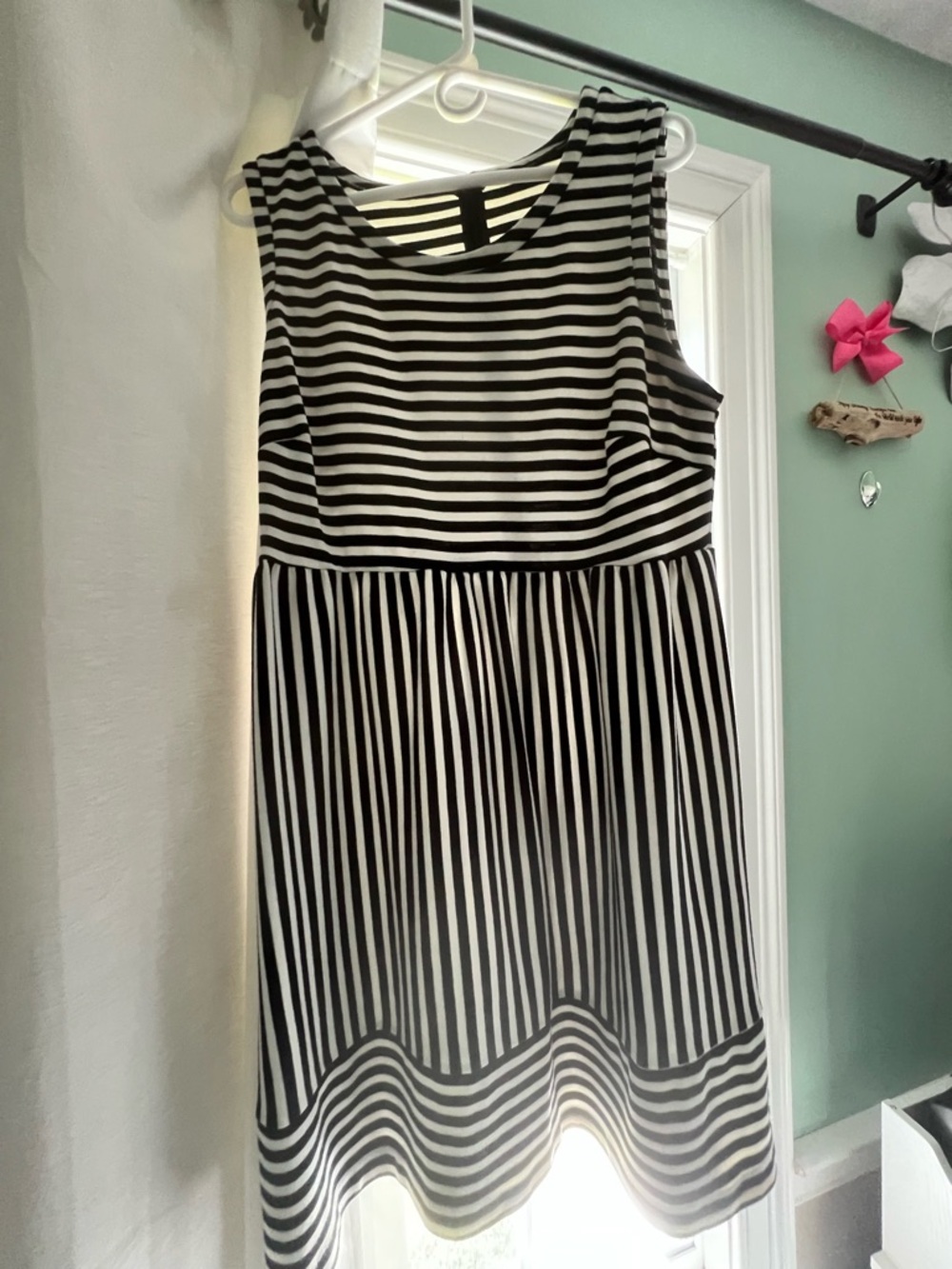 Daisy Fuentes Black & White Striped Sleeveless Midi Dress